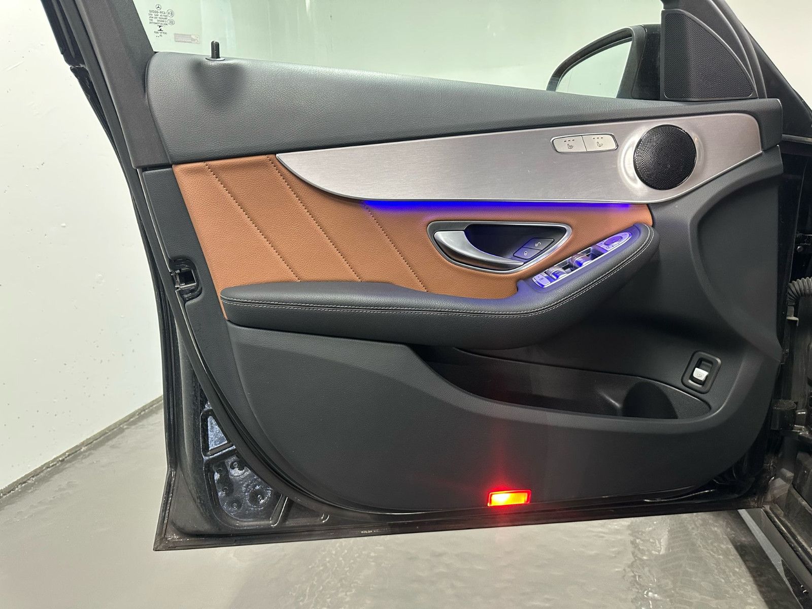 Fahrzeugabbildung Mercedes-Benz C 220 d T Autom. AMG*NIGHT*SITZKLIMA*KAMERA*TEMP