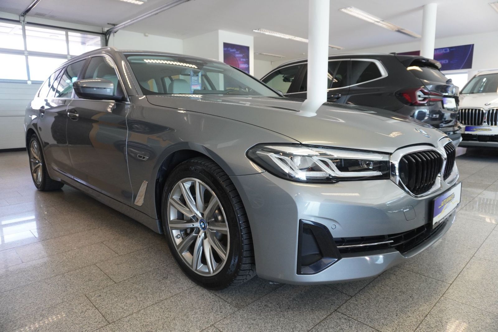 BMW 530 e xDrive Touring PHEV Aut. Virtual/Leder imagem 3
