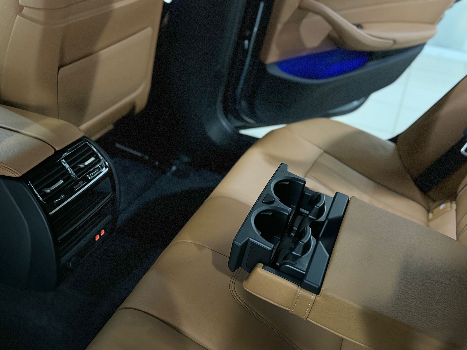 Fahrzeugabbildung BMW 530e xD SportLine Kamera HiFi HUD DAB SoftCl LED