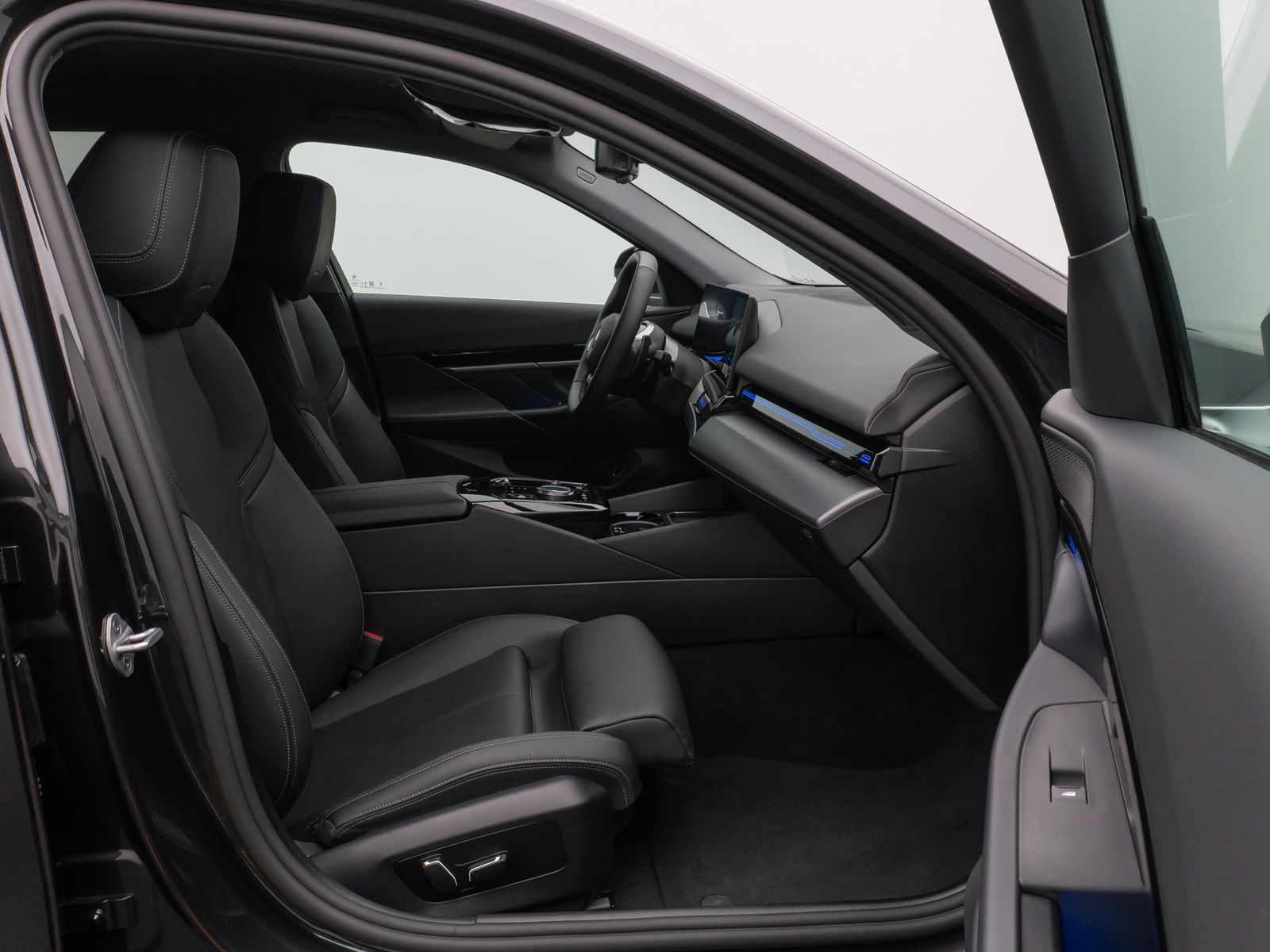 Fahrzeugabbildung BMW 520d Kamera DAB DrivingAssist Sport LED 18Zoll