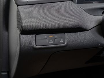 Volkswagen T-Roc - 12