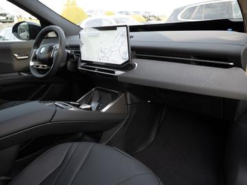  BMW IX3 照片 9