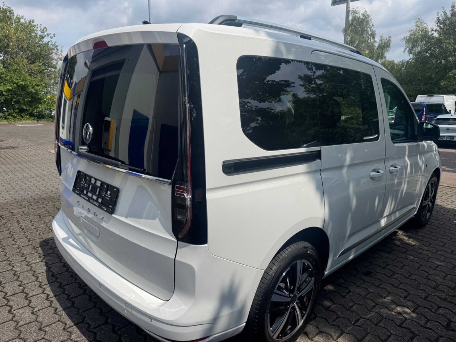 Fahrzeugabbildung Volkswagen Caddy Style NAVI+LED+ACC+LANE+ALCANTARA
