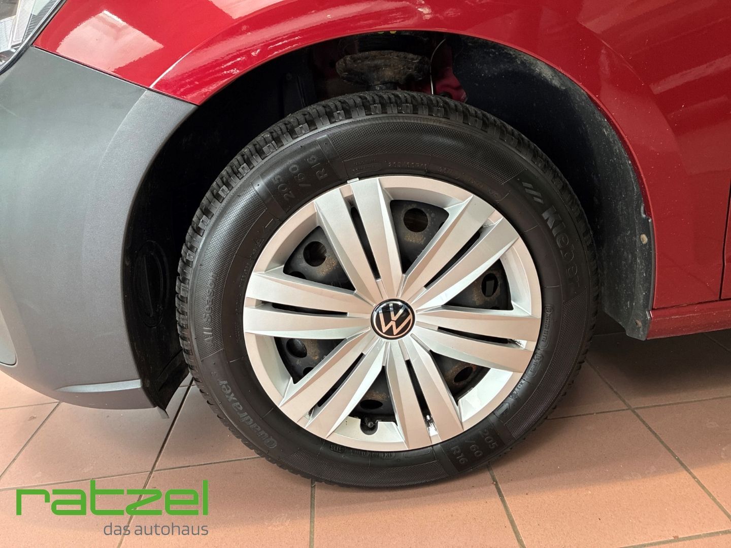 Fahrzeugabbildung Volkswagen Caddy 2.0 TDI Navi AHK-abnehmbar  DAB SHZ Spurha