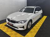 BMW 320 e xDrive Plug-in+ACC+Leder+Carplay+LED+AHK - BMW 320 mit Hybrid-Antrieb: Kombi