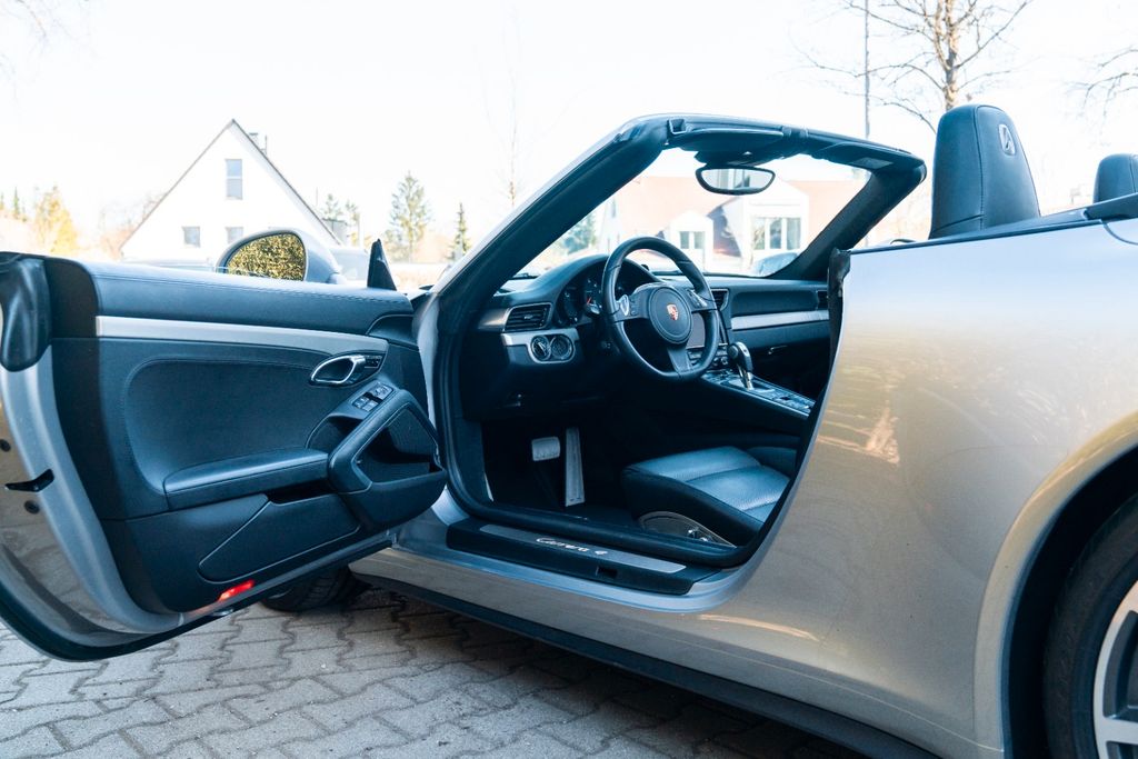 PORSCHE 991 Carrera 4 Cabriolet/ PASM / SPORT AGA / BOSE PORSCHE 991 Carrera 4 Cabriolet/ PASM / SPORT AGA / BOSE
