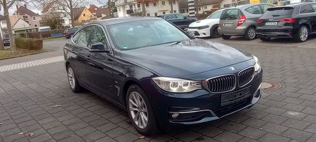 BMW 320i xDrive Luxury Line Auto Navi Leder eHeckk