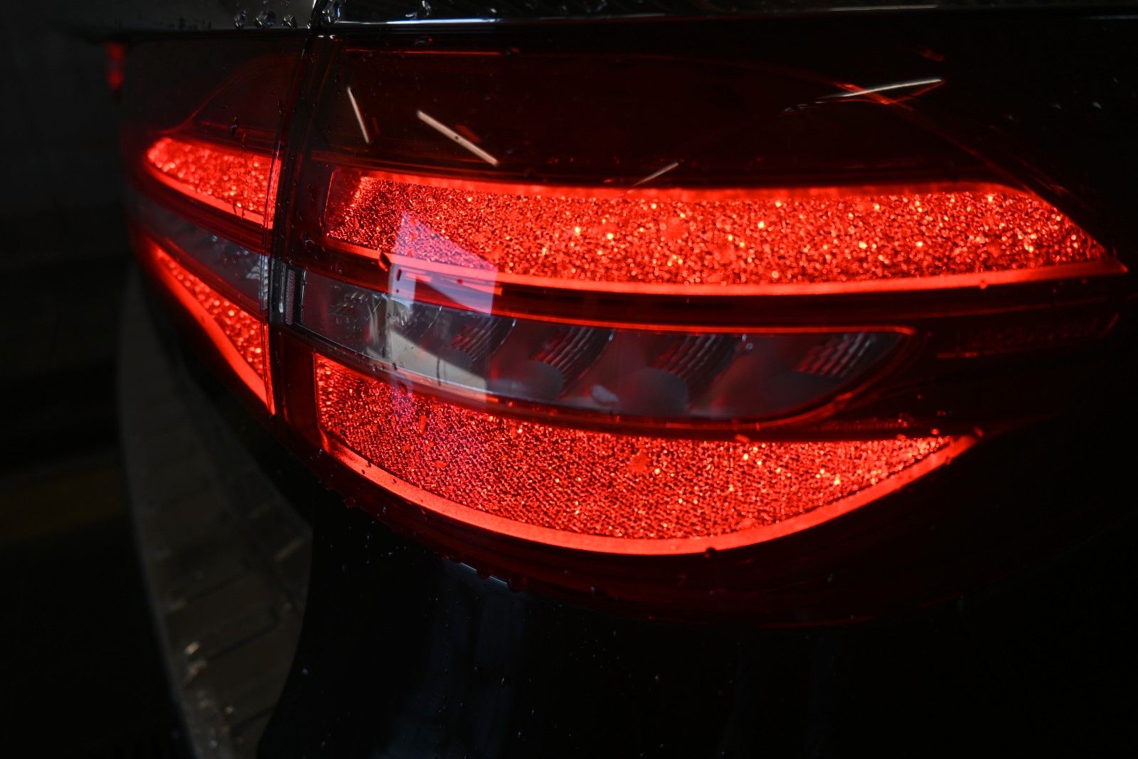 Fahrzeugabbildung Mercedes-Benz E 200 Autom. T-Modell 4Matic*RFK*LED*BLIS*