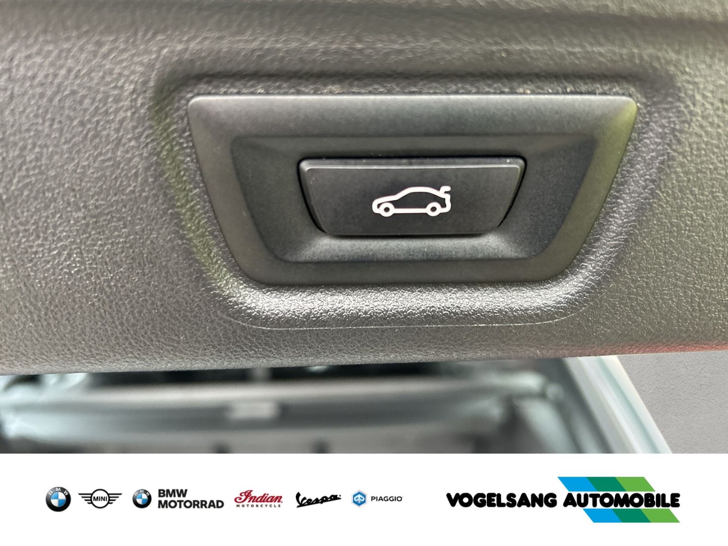 Fahrzeugabbildung BMW 318 iTouring,M Sport,HeadUp,Rückfahrk.,DrivingAs