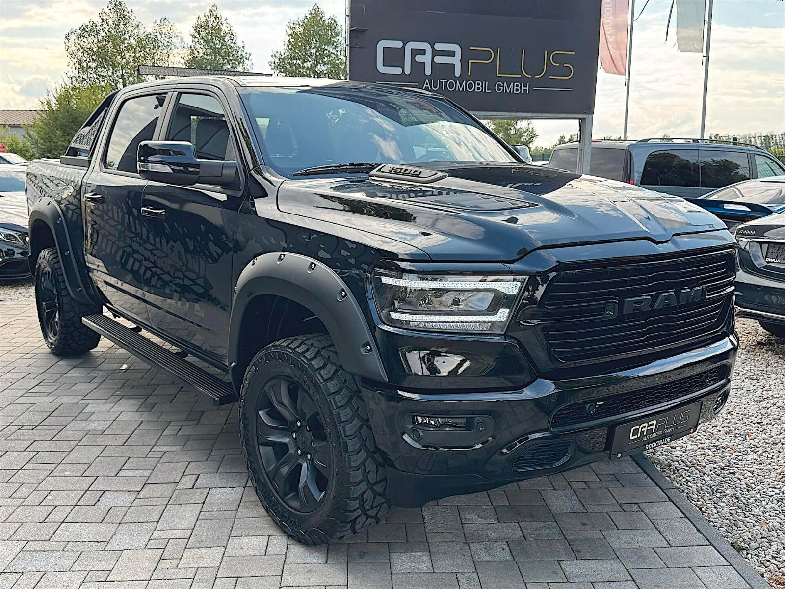 Fahrzeugabbildung Dodge RAM 5.7 V8 HEMI BLACK Edition Offroad 4x4 Tesla