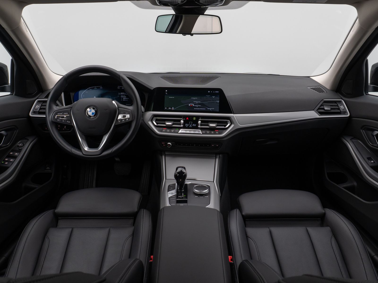Fahrzeugabbildung BMW 318i Kamera DAB HiFi CockPitPro Alarm LED Sport