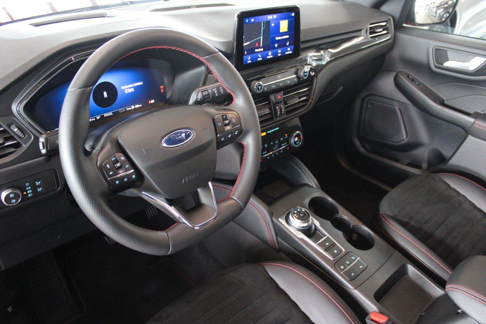 Fahrzeugabbildung Ford Kuga 2.5 PHEV ST-Line X LED B&O HUD ACC WinterP