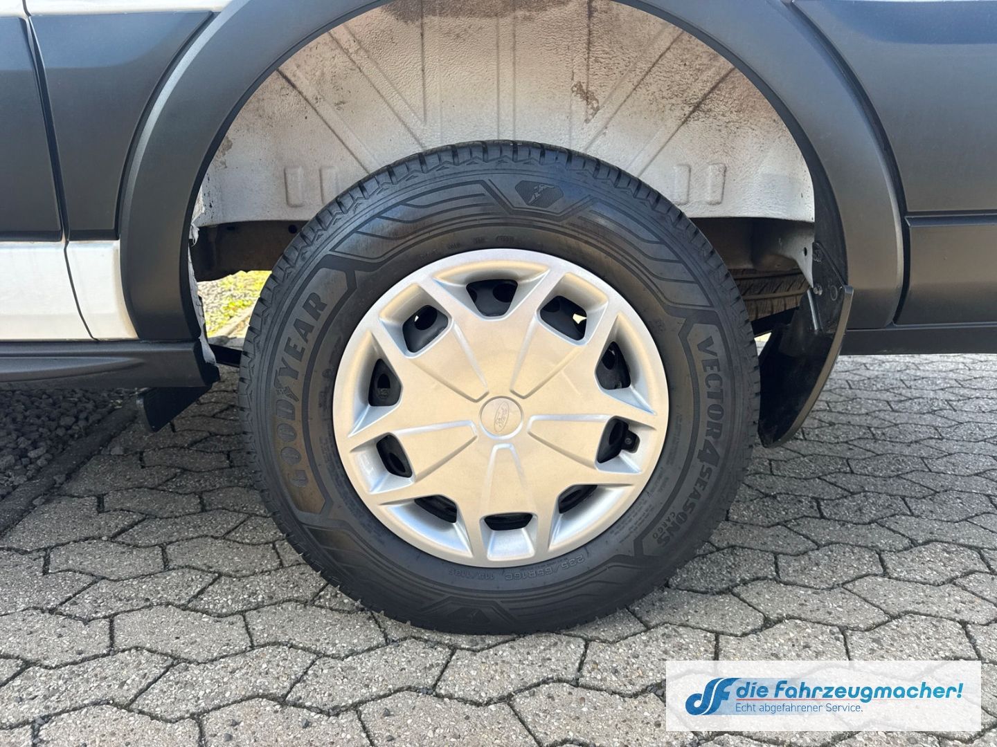 Fahrzeugabbildung Ford Transit Kasten 350 L2 Trend Klimaautom DAB Totwi