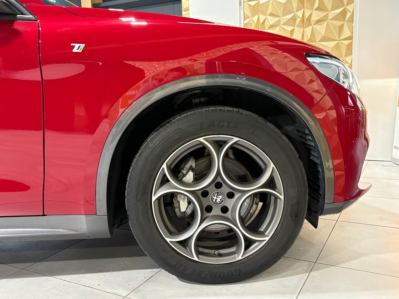 Fahrzeugabbildung Alfa Romeo Stelvio Ti Q4/MEMORY/ACC/NAVI/KAMERA/SHZ/KLIMA