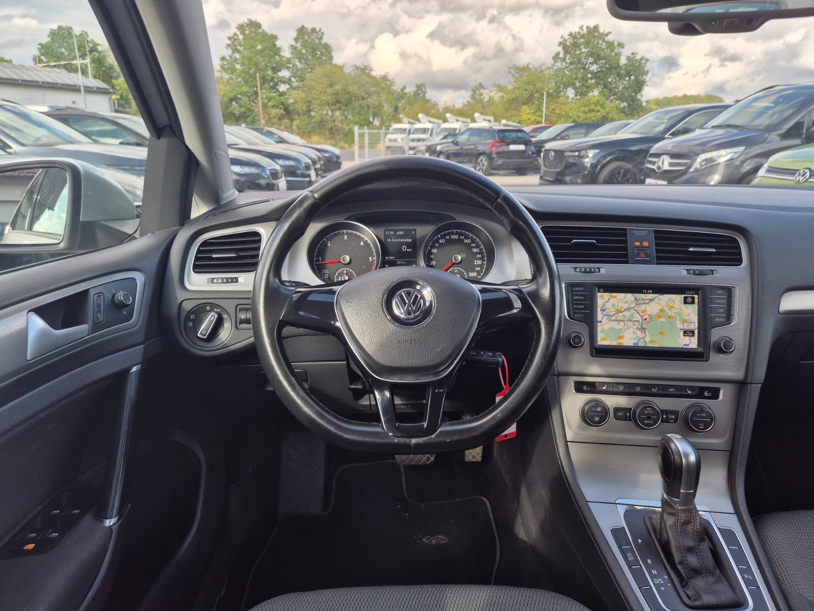 Fahrzeugabbildung Volkswagen Golf 1.6 TDI Comfortline BMT*PDC*TEMPOMAT*