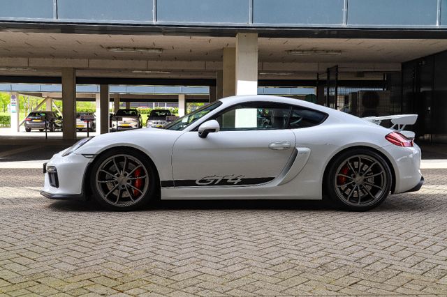 Porsche Cayman GT4