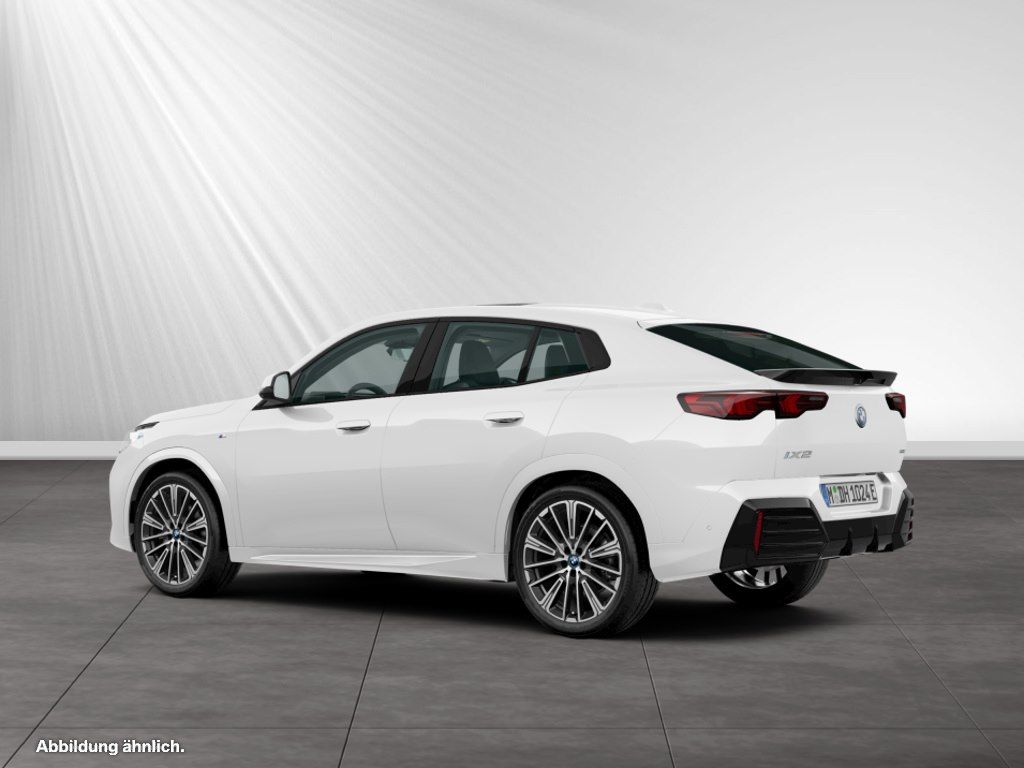 BMW iX2 - Bild 8