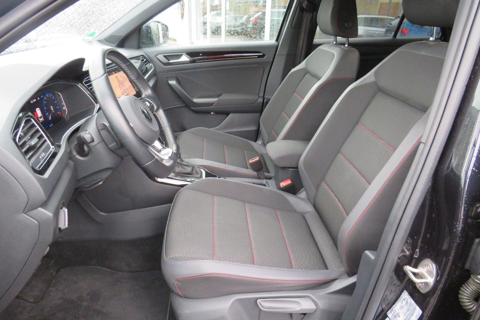 Fahrzeugabbildung Volkswagen T-Roc Sport DSG NAVI 18`SITZH. PDC DIGITAL-COCKP