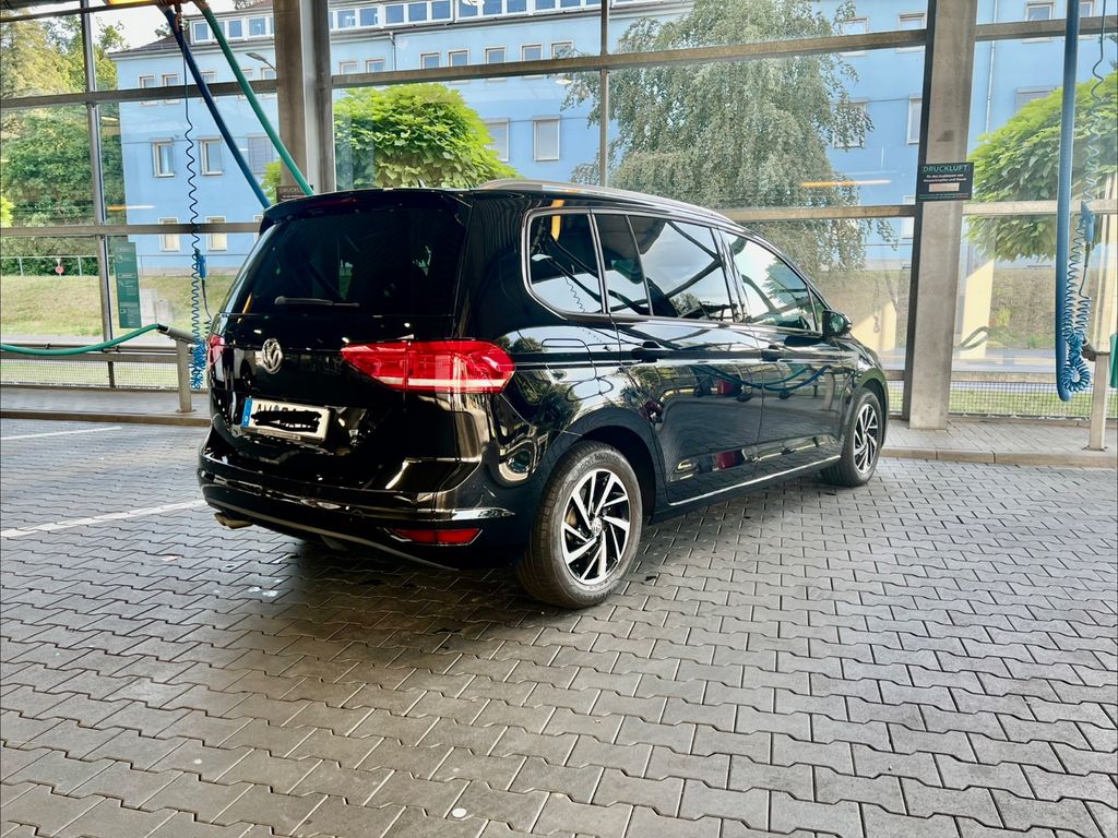 Image of Volkswagen Touran