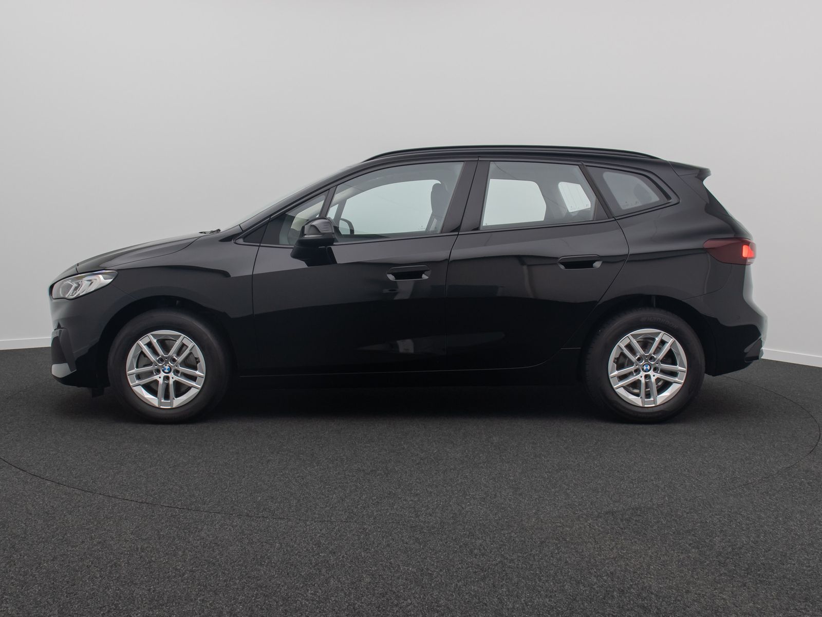 Fahrzeugabbildung BMW 216i Active Tourer Kamera DAB Sitzhzg Alarm LED