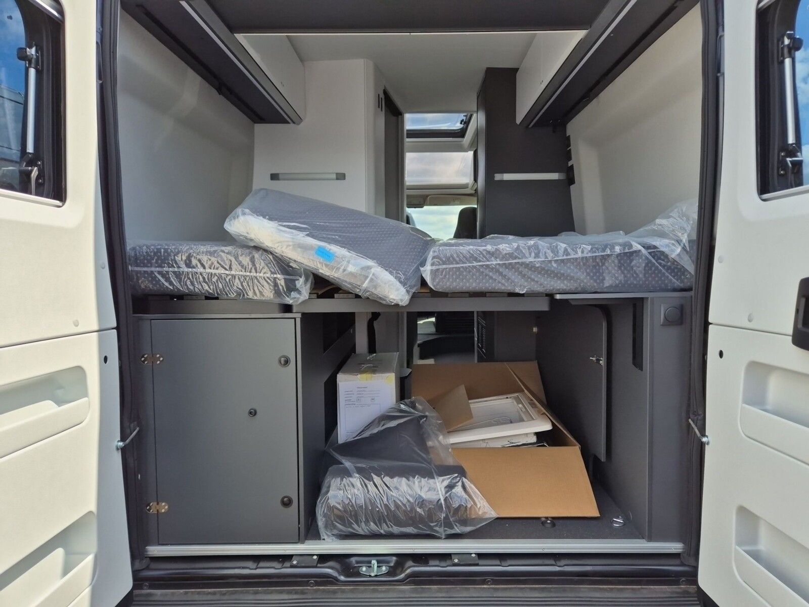 Fahrzeugabbildung Adria Twin Supreme 600 SPB Luftfeder,Dachklima,Pano