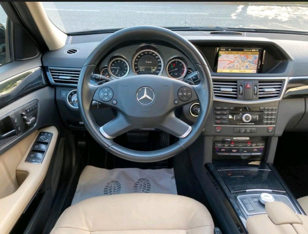 Mercedes-Benz E300 2010 — photo 8