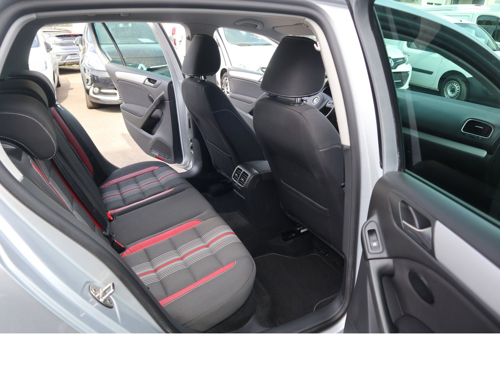 Fahrzeugabbildung Volkswagen Golf Match BlueMotion 1hd Navi Scheckheftgepfleg