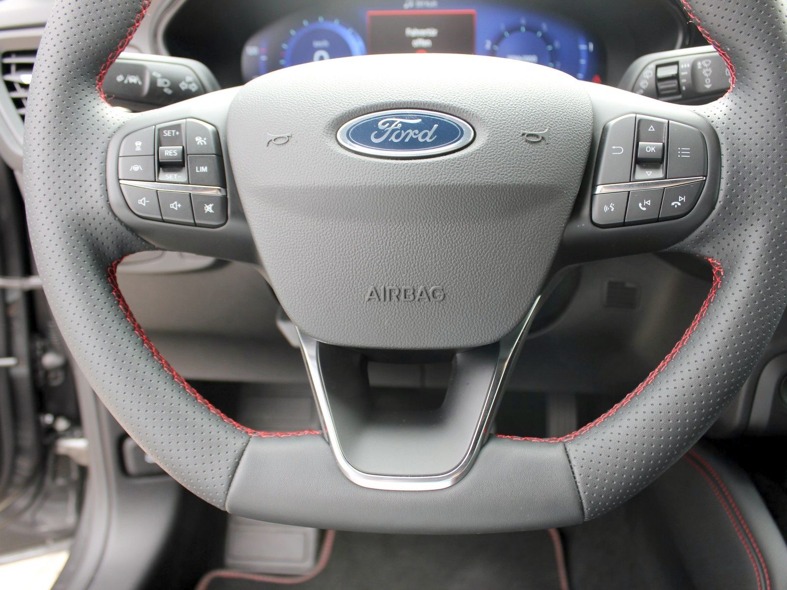Fahrzeugabbildung Ford Focus ST-Line X 1,0 EcoBoost Mild-Hybrid