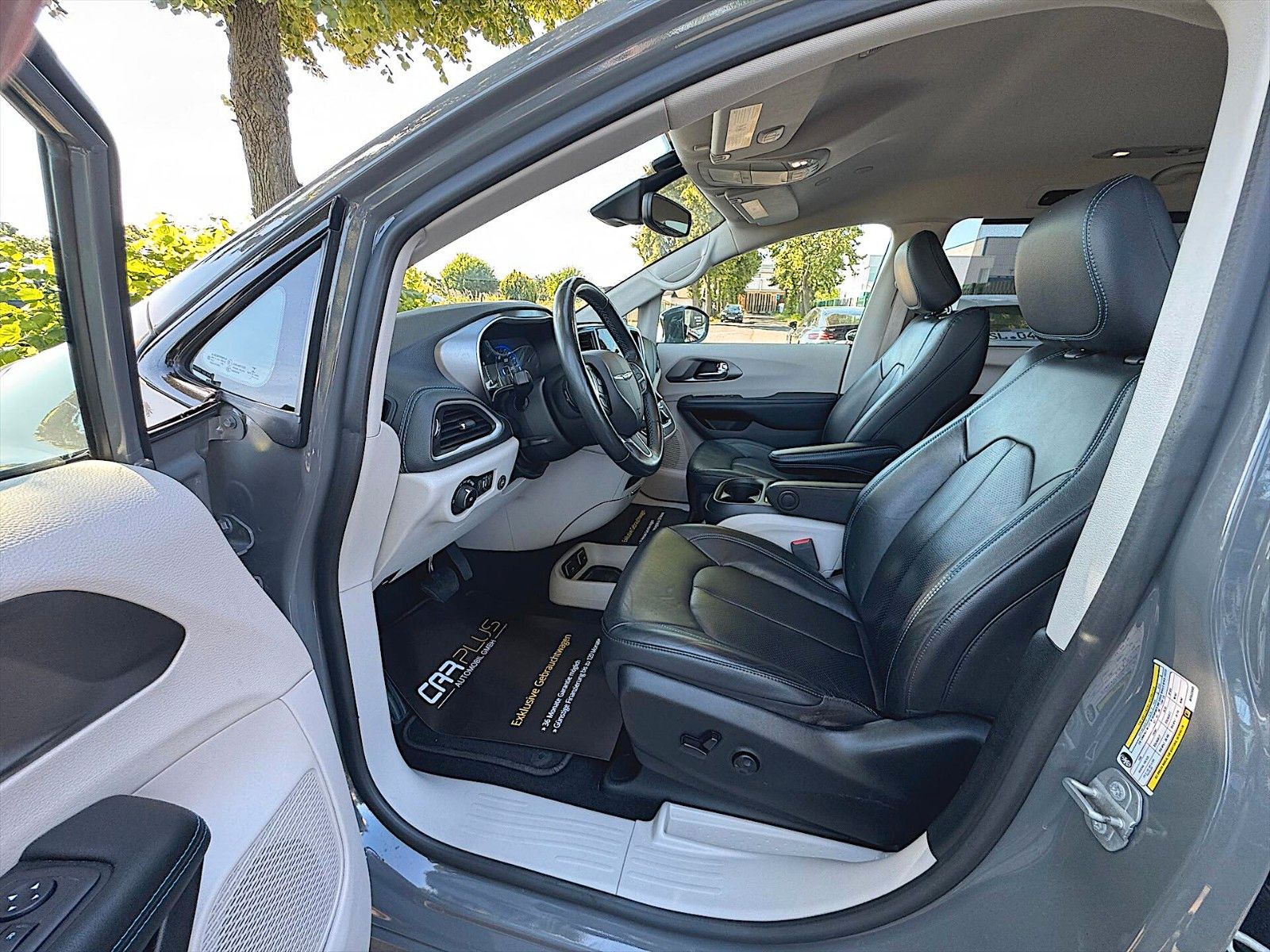 Fahrzeugabbildung Chrysler Pacifica 3.6 L V6 LIMITED LPG  *LED*CarPlay*ACC*