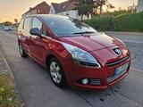 Peugeot 5008 Active - rote Peugeot 5008