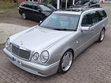 Mercedes-Benz E 55 T AMG Leder Designo, BOSE, 18 Zoll AMG - silberne Mercedes-Benz E 55 AMG