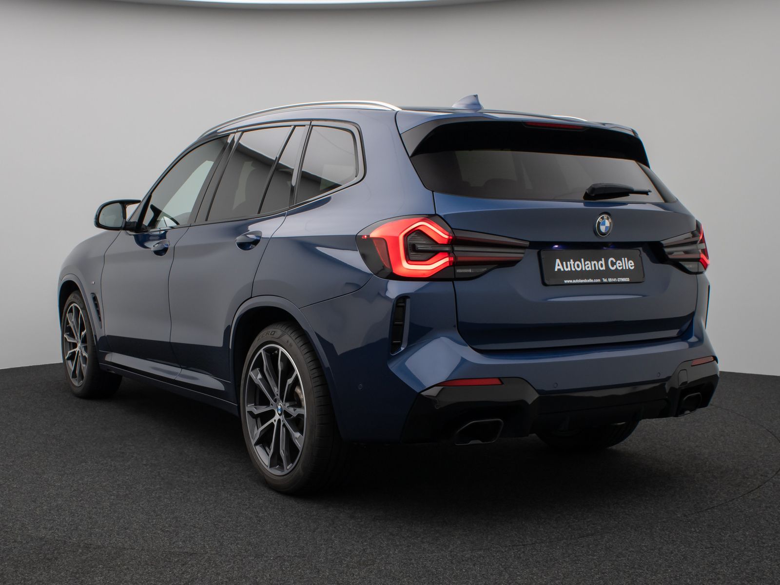 Fahrzeugabbildung BMW X3 M40d Kamera Laser HUD DAB H/K AHK Komfort 20"