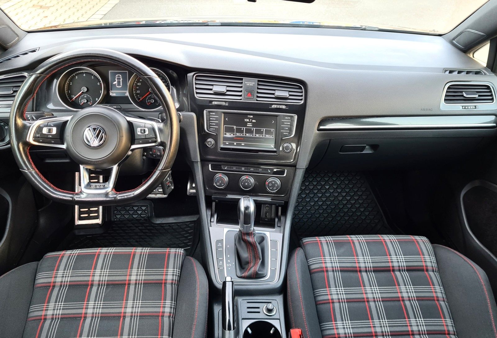 Volkswagen Golf 2.0 TSI DSG BMT GTI foto 6