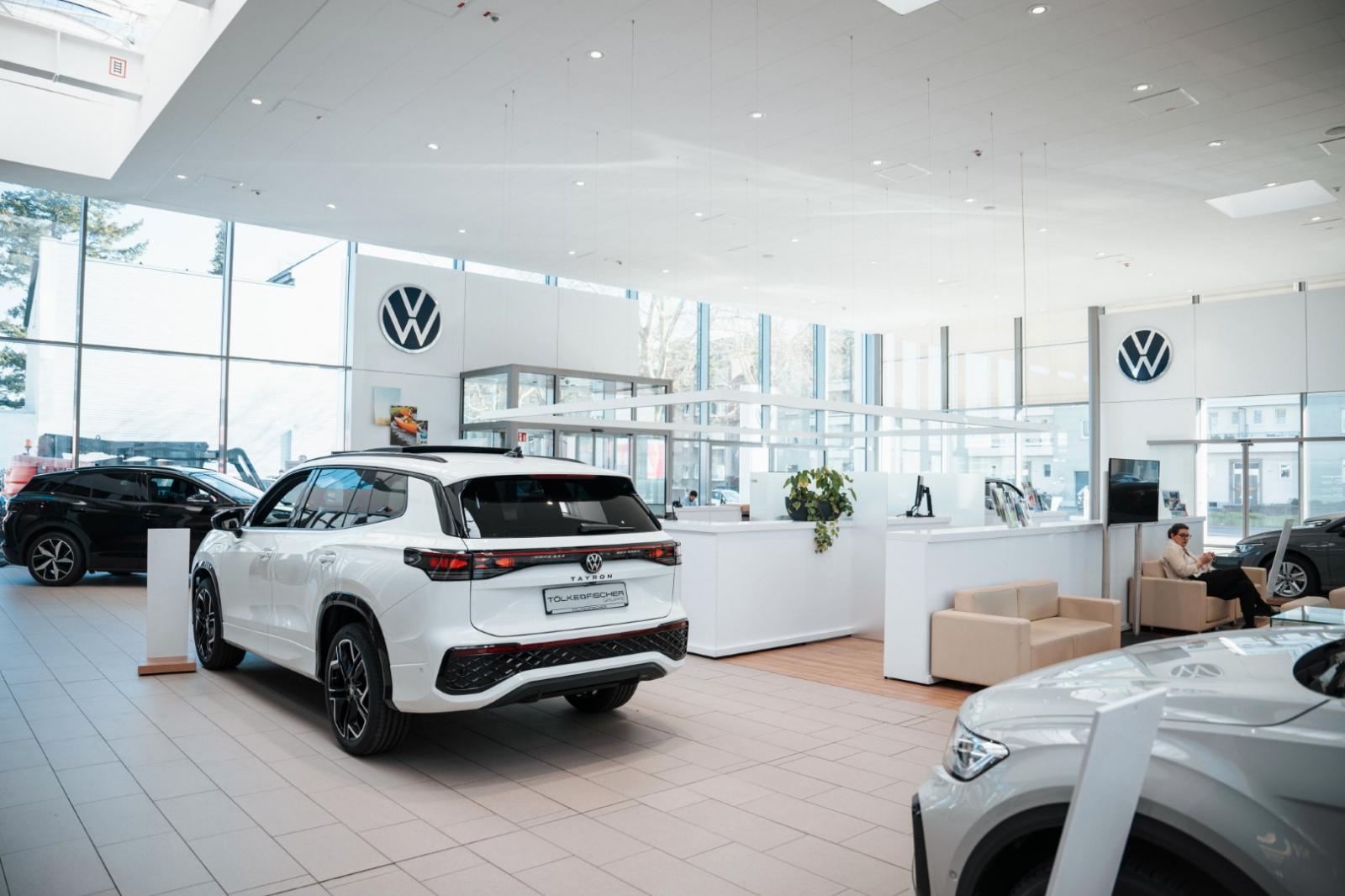 showroom-image-bottom