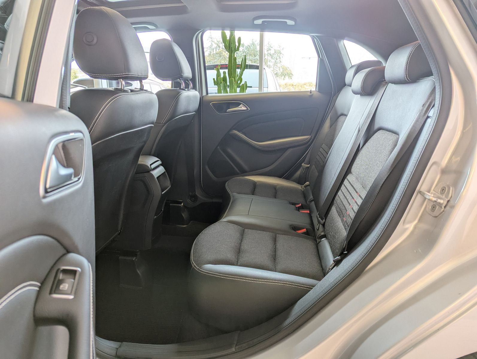 MERCEDES-BENZ B 180 Kamera Panoramadach LED - Image 14