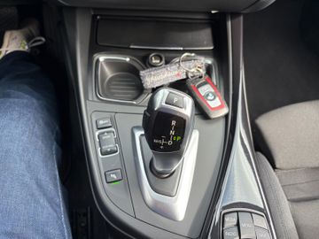 Fahrzeugabbildung BMW 116i Lim Aut. Navi Sport Line GSD PDC MFL Xenon