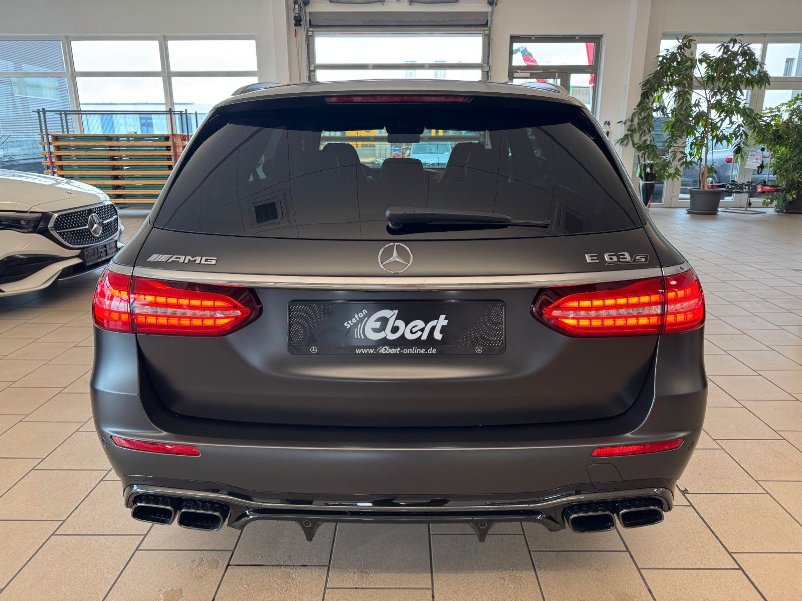 Fahrzeugabbildung Mercedes-Benz E 63 S AMG+FinalEdition+Distr+Burm+AirM+HUD