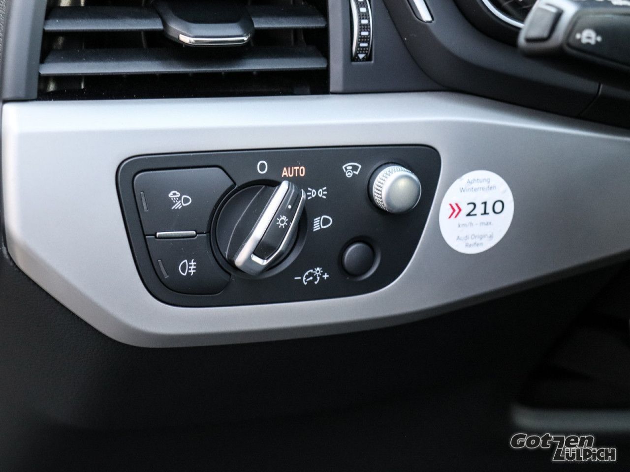 Fahrzeugabbildung Audi A4 Avant 35 TDI advanced Navi Standheizung LED