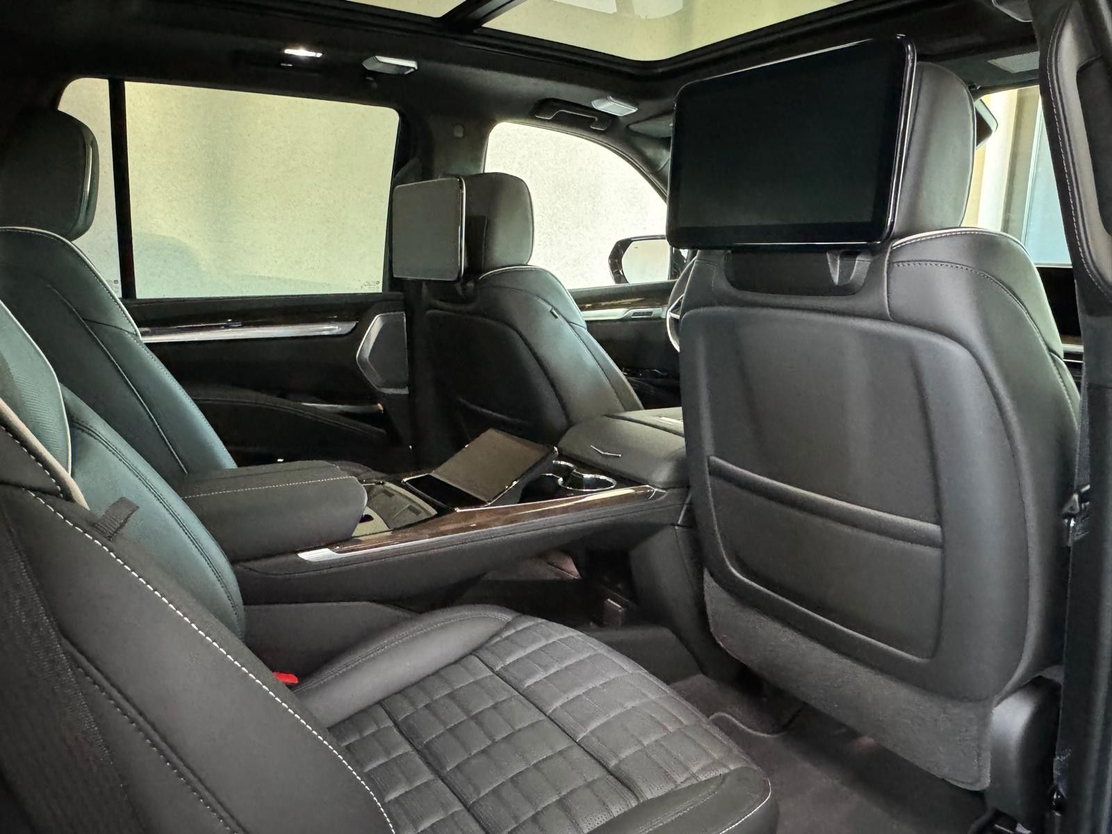 Fahrzeugabbildung Cadillac 2026 ESCALADE SPORT PLATINUM 6.2 V8-24"-ABV EXEC