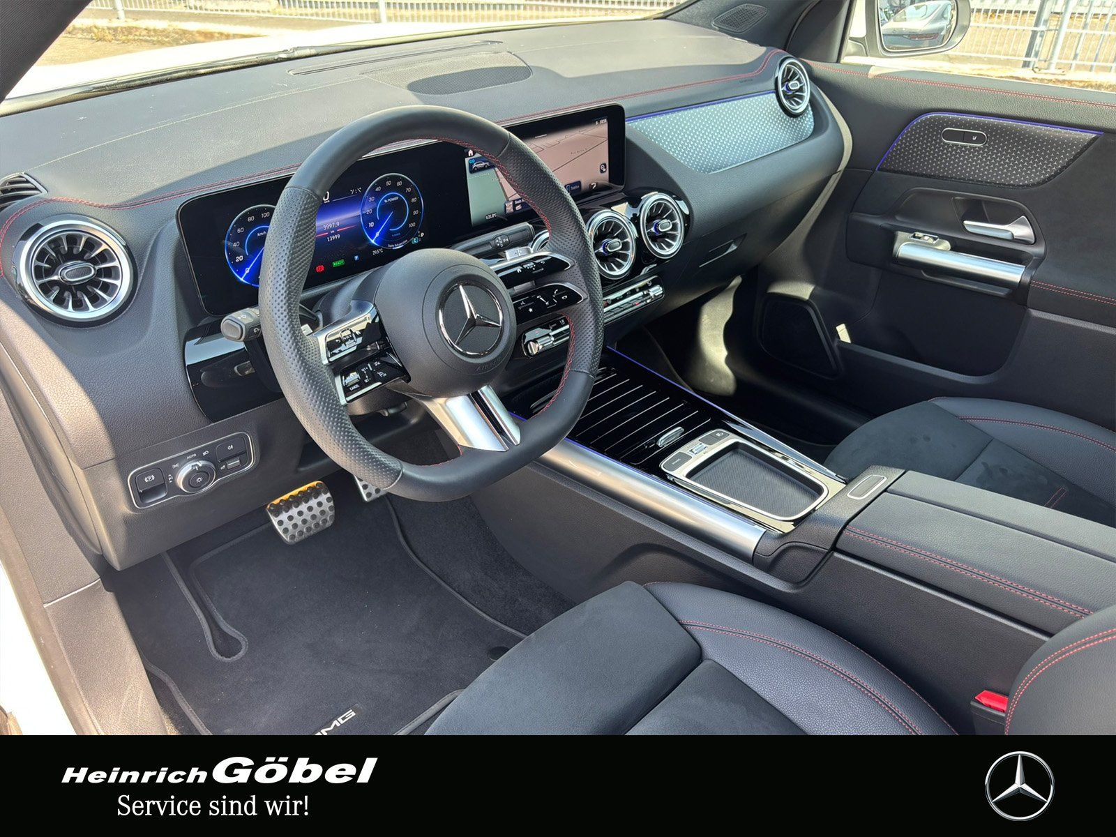 Fahrzeugabbildung Mercedes-Benz EQA 250 AMG*TOTWINKEL*APPLE-CARPLAY*AMBIENTEBEL