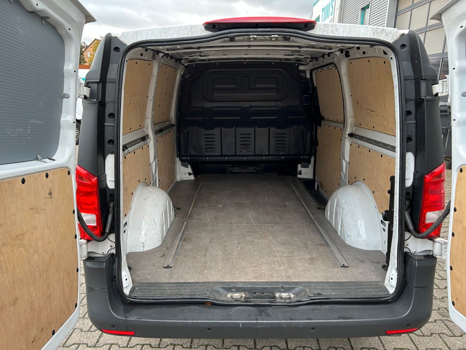 Fahrzeugabbildung Mercedes-Benz Vito Kasten 114 CDI  lang / Navi  / Klima