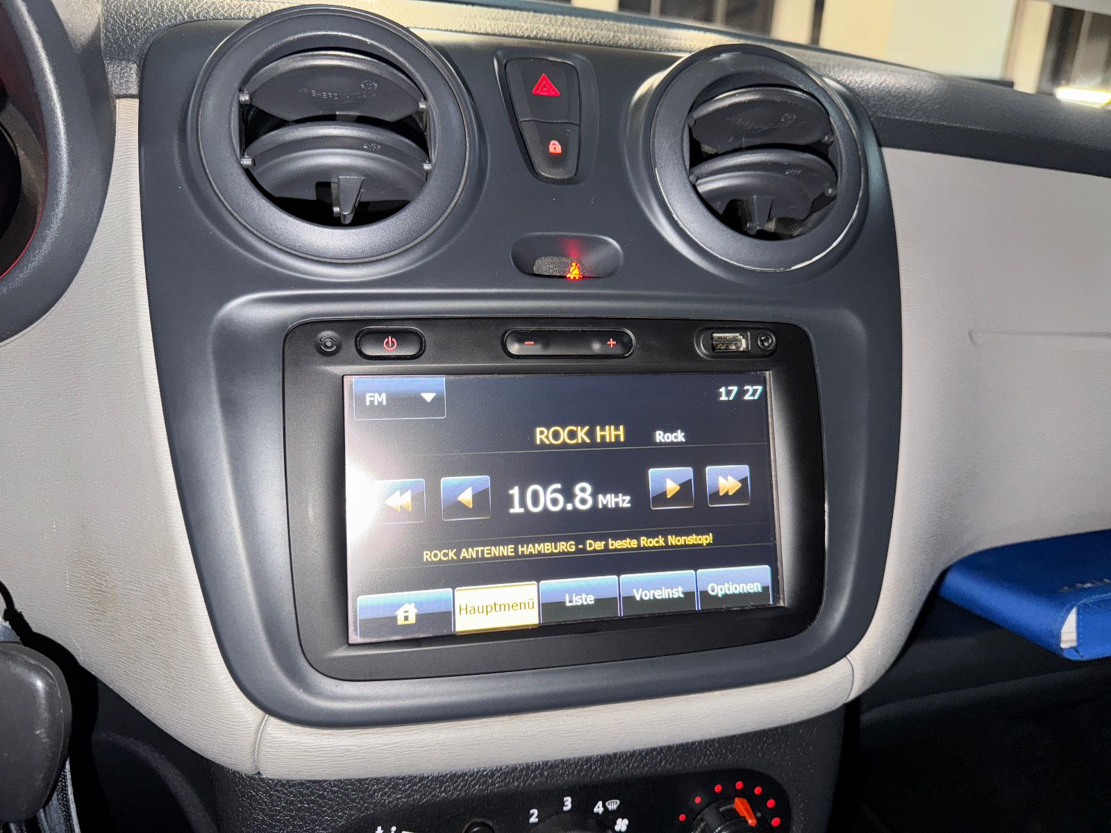 Fahrzeugabbildung Dacia Dokker Express Ambiance 1.6 LPG GAS NAVI AHK SHZ