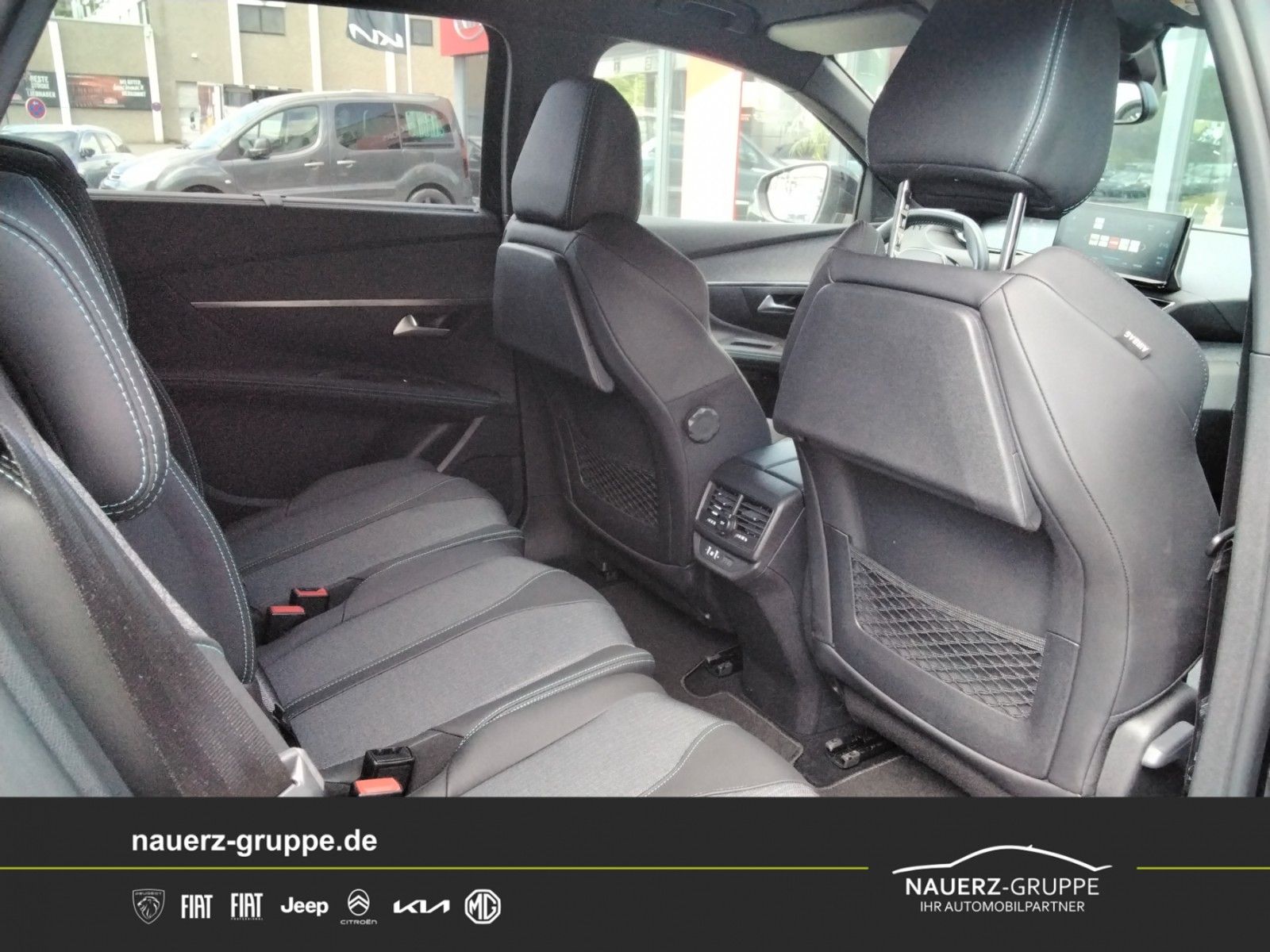 Fahrzeugabbildung Peugeot 5008 Allure Pack - 7 Sitze