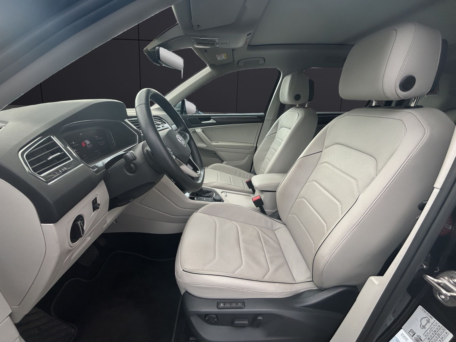 Fahrzeugabbildung Volkswagen Tiguan Allspace Elegance 4M TDI DSG IQ.Light ACC