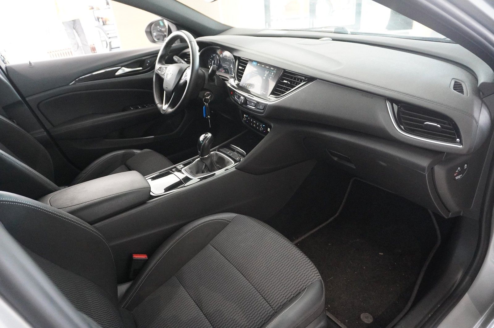 Fahrzeugabbildung Opel Insignia B ST 1.5D ELEGANCE NAVI/LED/KAMERA/DAB+