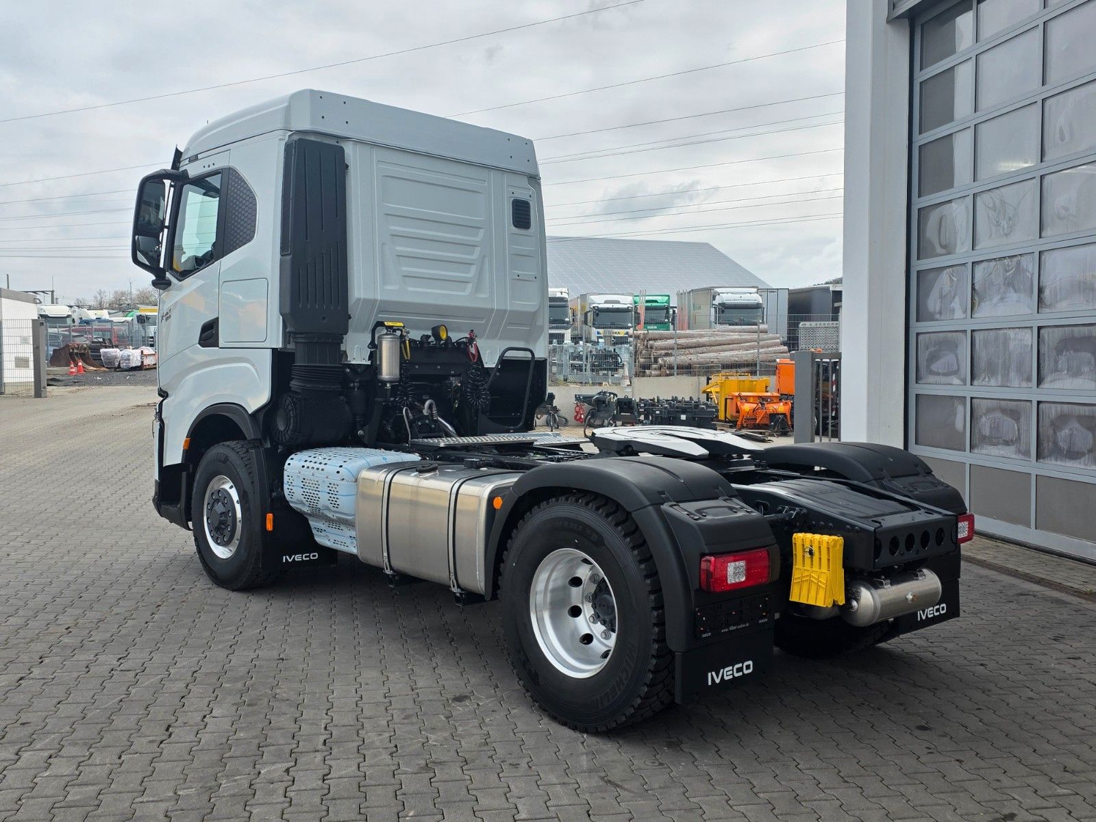 Fahrzeugabbildung Iveco X-Way AS440S50T/P 4x4 HI-TRACTION Intarder Alu
