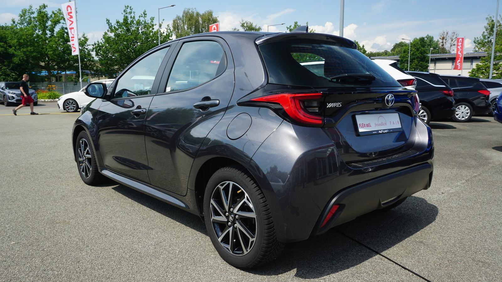 Toyota Yaris 1.5 Team Deutschland LED Tempomat Kamera
