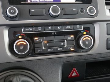 Volkswagen T5 Multivan 2.0TDI 103KW DSG NAVI STANDHZG SIDE