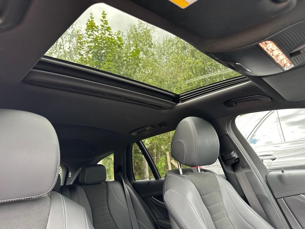 Fahrzeugabbildung Mercedes-Benz E300 dT AMG AHK Totwi. Ambie. LED SHZ Schiebe.