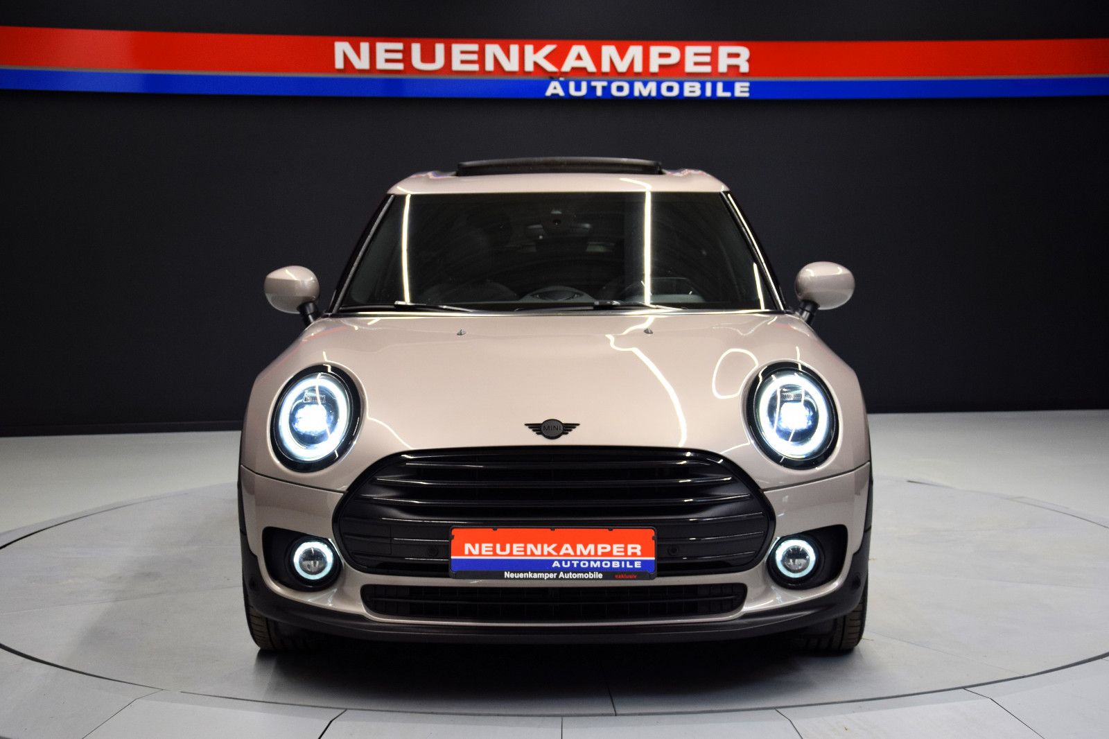 Fahrzeugabbildung MINI COOPER Clubman Pano Leder Led kamera 18 Zoll